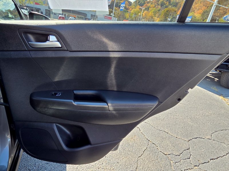 Used 2017 Kia Sportage LX AWD/4WD image 15
