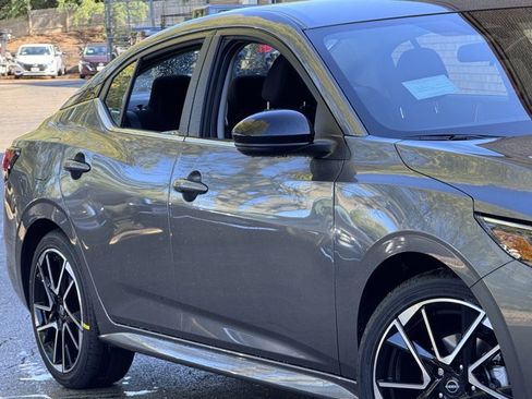 New 2025 Nissan Sentra SR image 4