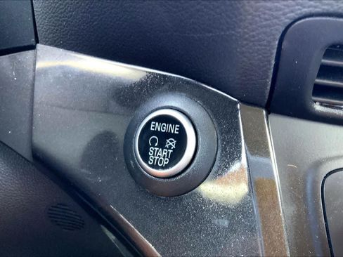 Used 2017 Ford Escape Titanium FWD image 32