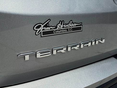 Used 2024 GMC Terrain SLE FWD image 13