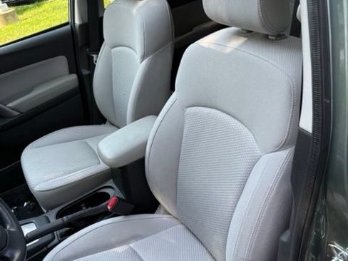 Used 2016 Subaru Forester 2.5i Premium w/ All-Weather Package AWD/4WD image 13