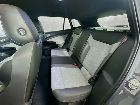 Used 2023 Volkswagen ID.4 2WD image 27