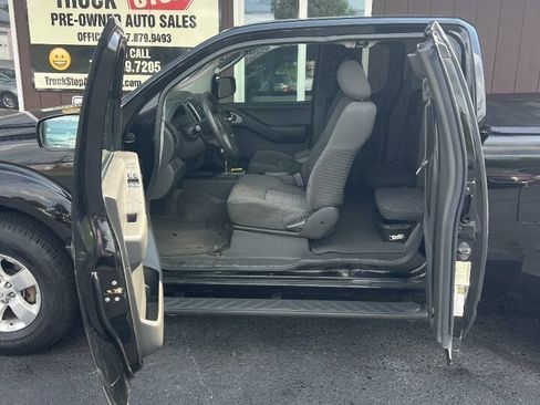 Used 2009 Nissan Frontier SE w/ SE Value Truck Pkg AWD/4WD image 10