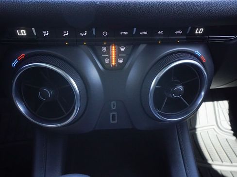 Used 2021 Chevrolet Blazer LT w/ LPO, Black Accent Package FWD image 17