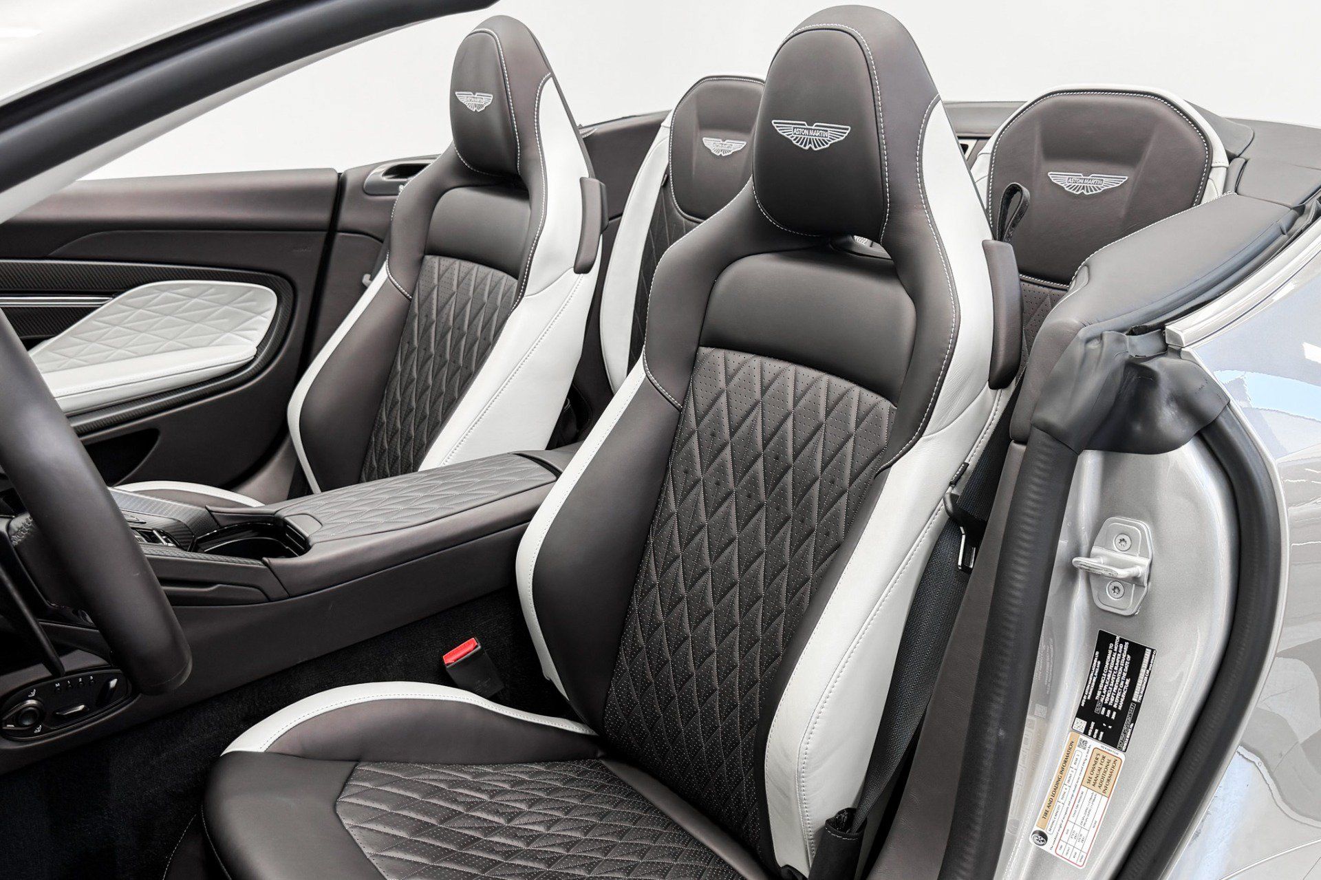 Used 2025 Aston Martin DB12 Convertible RWD image 24