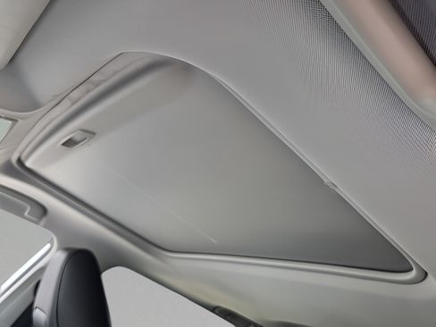 Used 2019 Toyota RAV4 XLE Premium FWD image 15