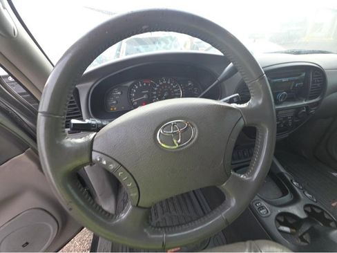 Used 2007 Toyota Sequoia SR5 image 12