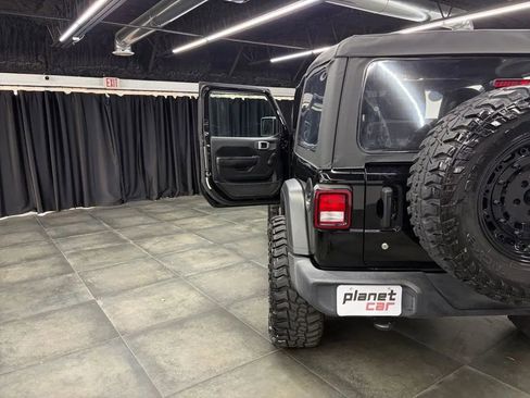 Used 2021 Jeep Wrangler Sport AWD/4WD image 35