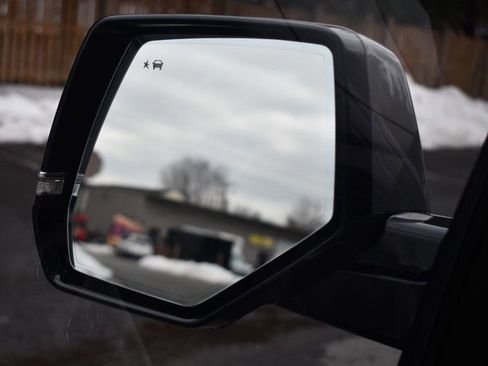 Used 2017 Cadillac Escalade ESV Luxury image 56