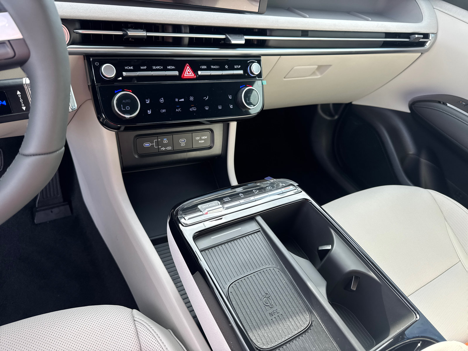 New 2026 Hyundai Tucson Limited FWD image 21