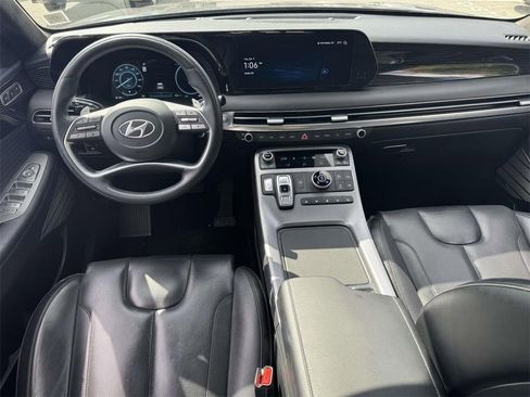 Used 2023 Hyundai Palisade Calligraphy image 14