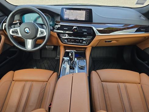 Used 2020 BMW 530i w/ M Sport Package RWD image 9