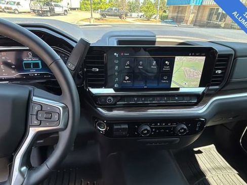 Used 2025 Chevrolet Silverado 3500 LT w/ Convenience Package AWD/4WD image 11