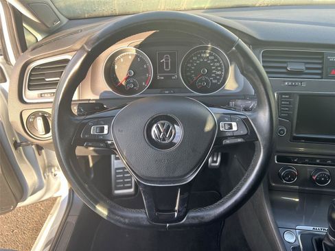 Used 2017 Volkswagen Golf Alltrack SE image 13
