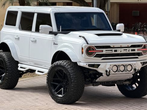 Used 2025 Ford Bronco Outer Banks AWD/4WD image 4
