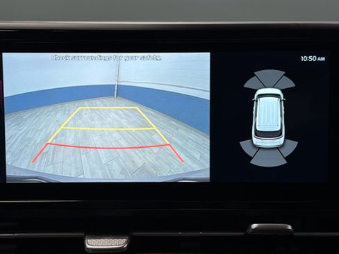 Used 2024 Kia Carnival EX FWD image 13