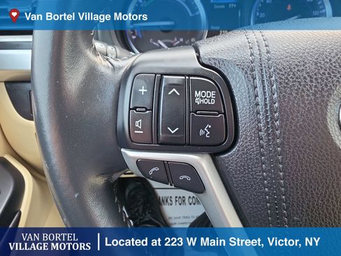Used 2017 Toyota Highlander XLE AWD/4WD image 15