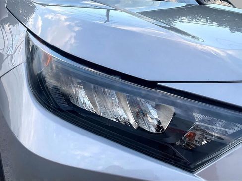 Used 2019 Toyota RAV4 LE FWD image 25