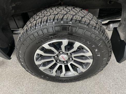 Used 2023 GMC Sierra 1500 AT4 w/ Technology Package image 20