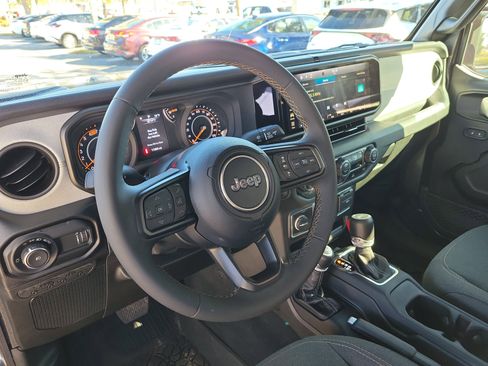 Used 2024 Jeep Wrangler Sport S image 22