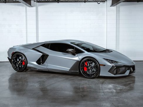 Used 2024 Lamborghini Revuelto AWD/4WD image 2
