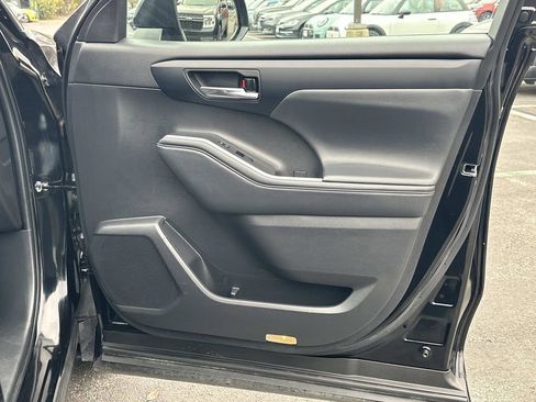 Used 2022 Toyota Highlander XSE image 29