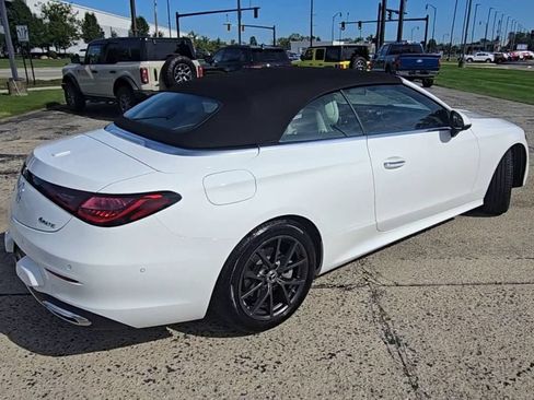 Used 2024 Mercedes-Benz CLE 300 4MATIC Cabriolet image 9