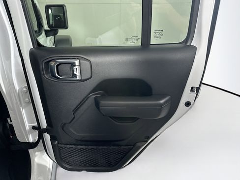 Used 2023 Jeep Wrangler Unlimited Rubicon 4xe image 28