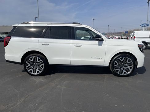 Used 2025 Ford Expedition Platinum w/ Platinum Ultimate Package image 6