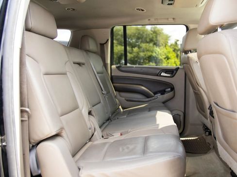 Used 2015 Chevrolet Suburban LT RWD image 27