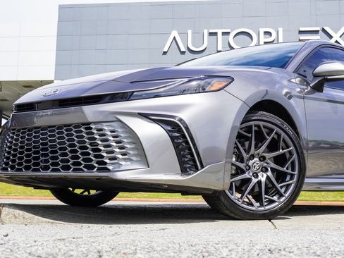 Used 2025 Toyota Camry XSE image 2