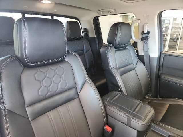 Used 2022 Nissan Frontier SV w/ SV Premium Package AWD/4WD image 18