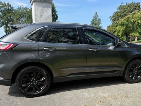 Used 2020 Ford Edge Titanium FWD image 6