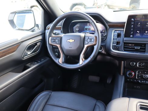 Used 2024 Chevrolet Tahoe High Country AWD/4WD image 14