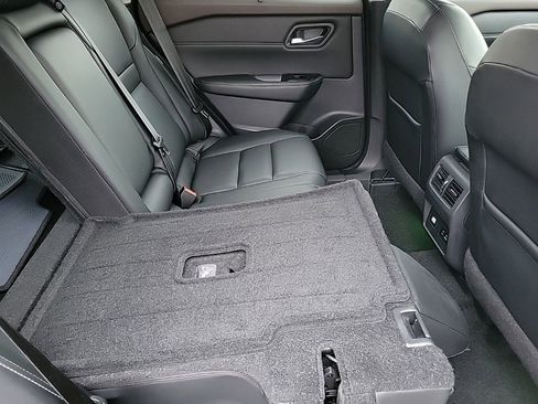 Used 2022 Nissan Rogue SL w/ SL Premium Package image 16