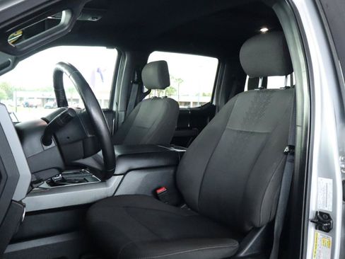 Used 2019 Ford F150 XLT w/ Equipment Group 302A Luxury AWD/4WD image 16