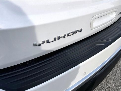 Used 2021 GMC Yukon Denali w/ Denali Premium Package image 21