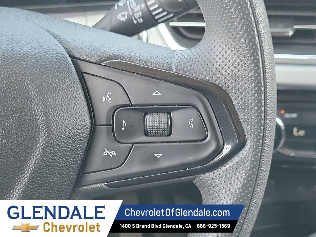 Used 2025 Chevrolet Trax LT FWD image 23