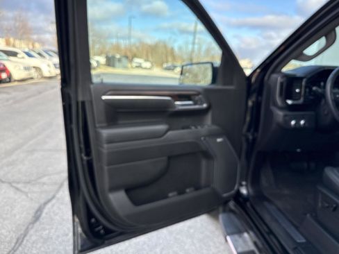 Used 2022 GMC Sierra 1500 SLT w/ SLT Premium Package image 12