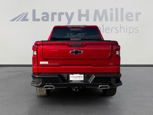 Used 2023 Chevrolet Silverado 1500 LT Trail Boss w/ LT Trail Boss Premium Package AWD/4WD image 4