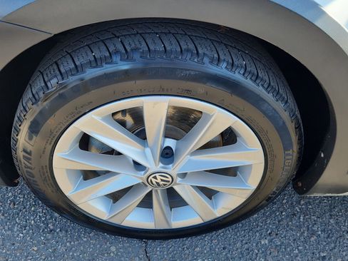 Used 2017 Volkswagen Golf Alltrack SEL image 19