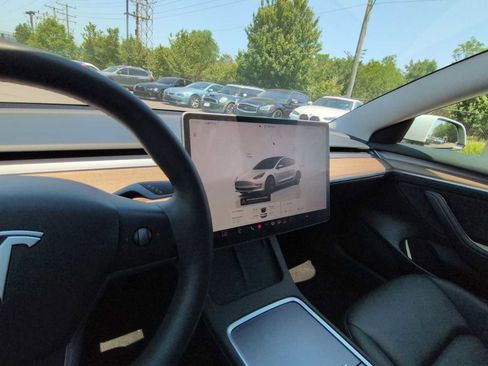 Used 2023 Tesla Model 3 Standard Range RWD image 29