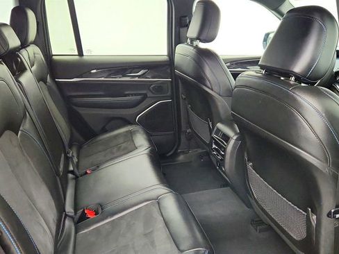 Used 2024 Jeep Grand Cherokee Trailhawk image 23