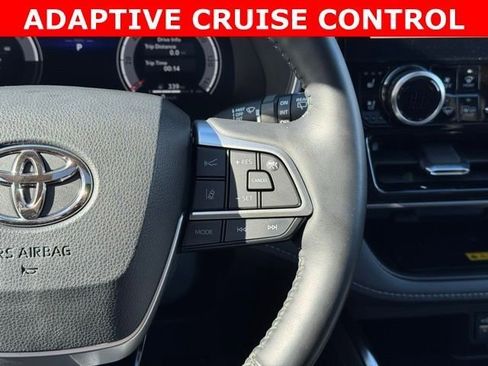 Used 2023 Toyota Highlander Limited AWD/4WD image 27