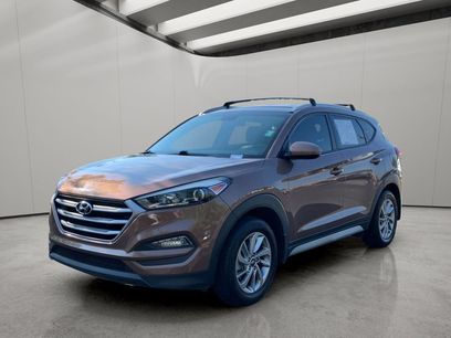 Used 2017 Hyundai Tucson SE w/ SE Popular Package 02