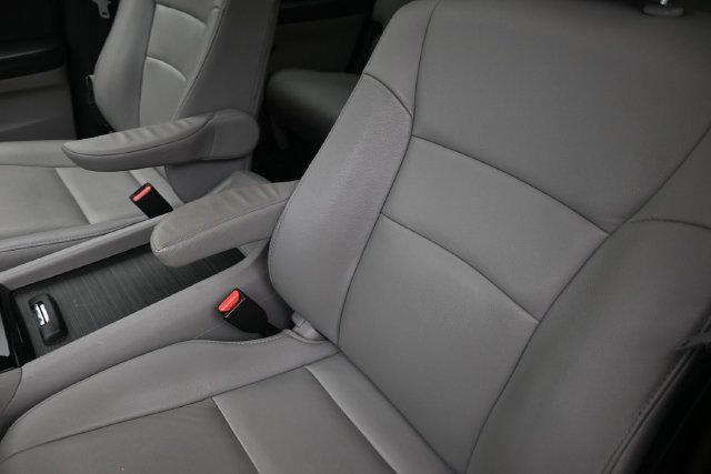 Used 2022 Honda Pilot Touring image 18