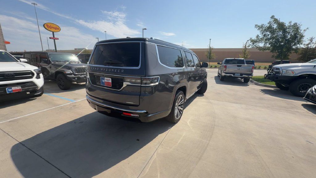 Used 2024 Jeep Grand Wagoneer L Series III AWD/4WD image 4