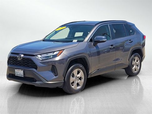 Used 2022 Toyota RAV4 XLE image 8