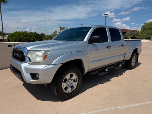 Used 2013 Toyota Tacoma 4x4 Double Cab image 3