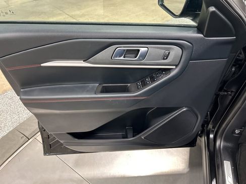 Certified 2025 Ford Explorer ST-Line w/ ST-Line Street Pack image 15
